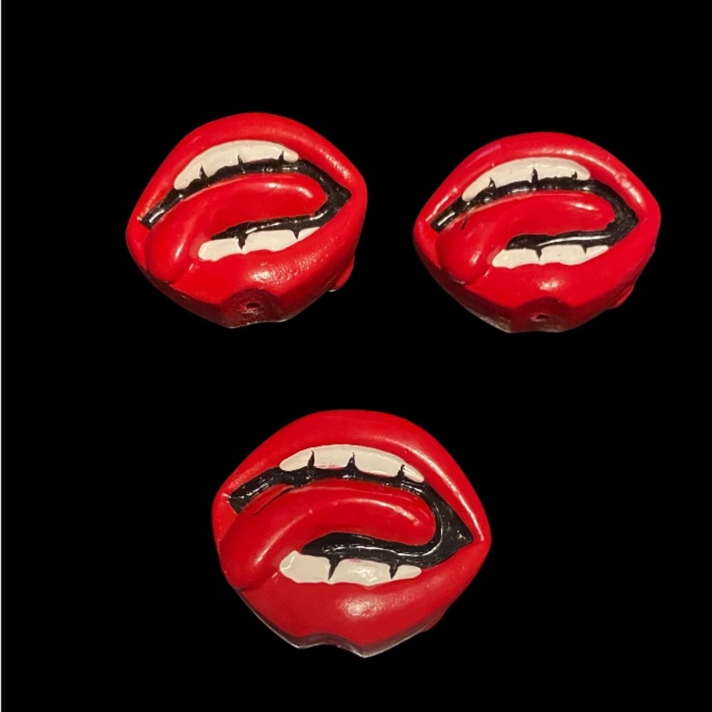 Red Lips / Mouth Statement Bead Lot (3) #6844